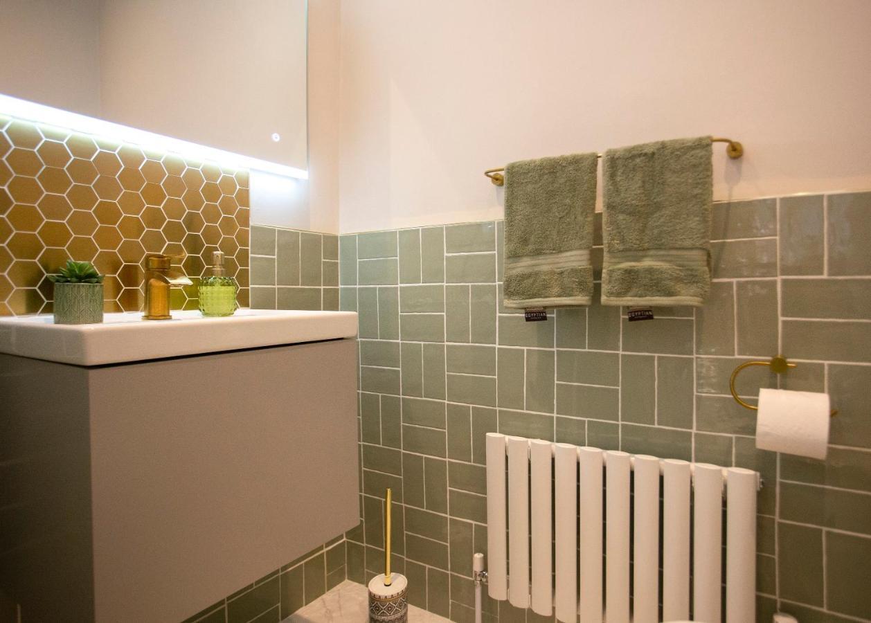The Belfast Boutique Central Cozy Sleeps7 (Adults Only) Buitenkant foto