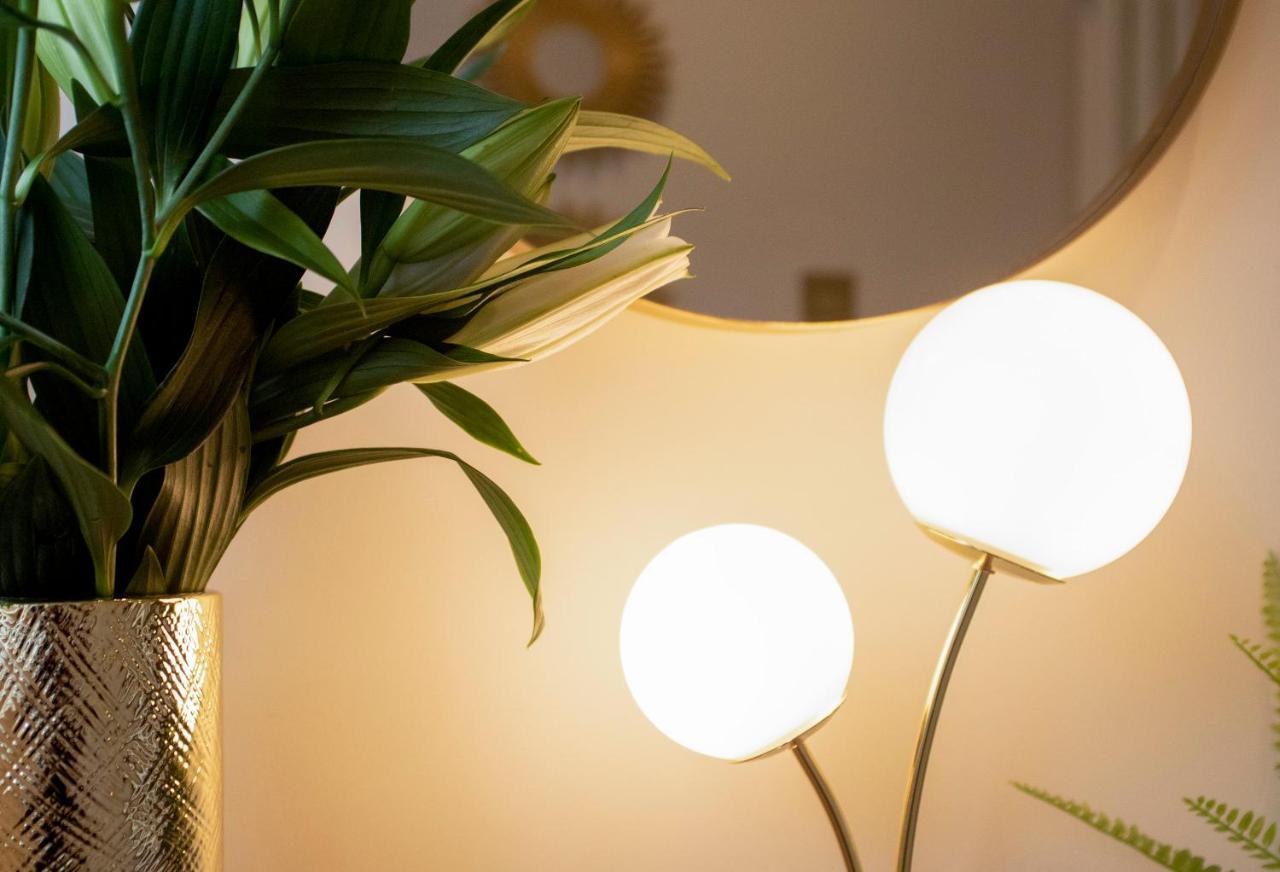 The Belfast Boutique Central Cozy Sleeps7 (Adults Only) Buitenkant foto